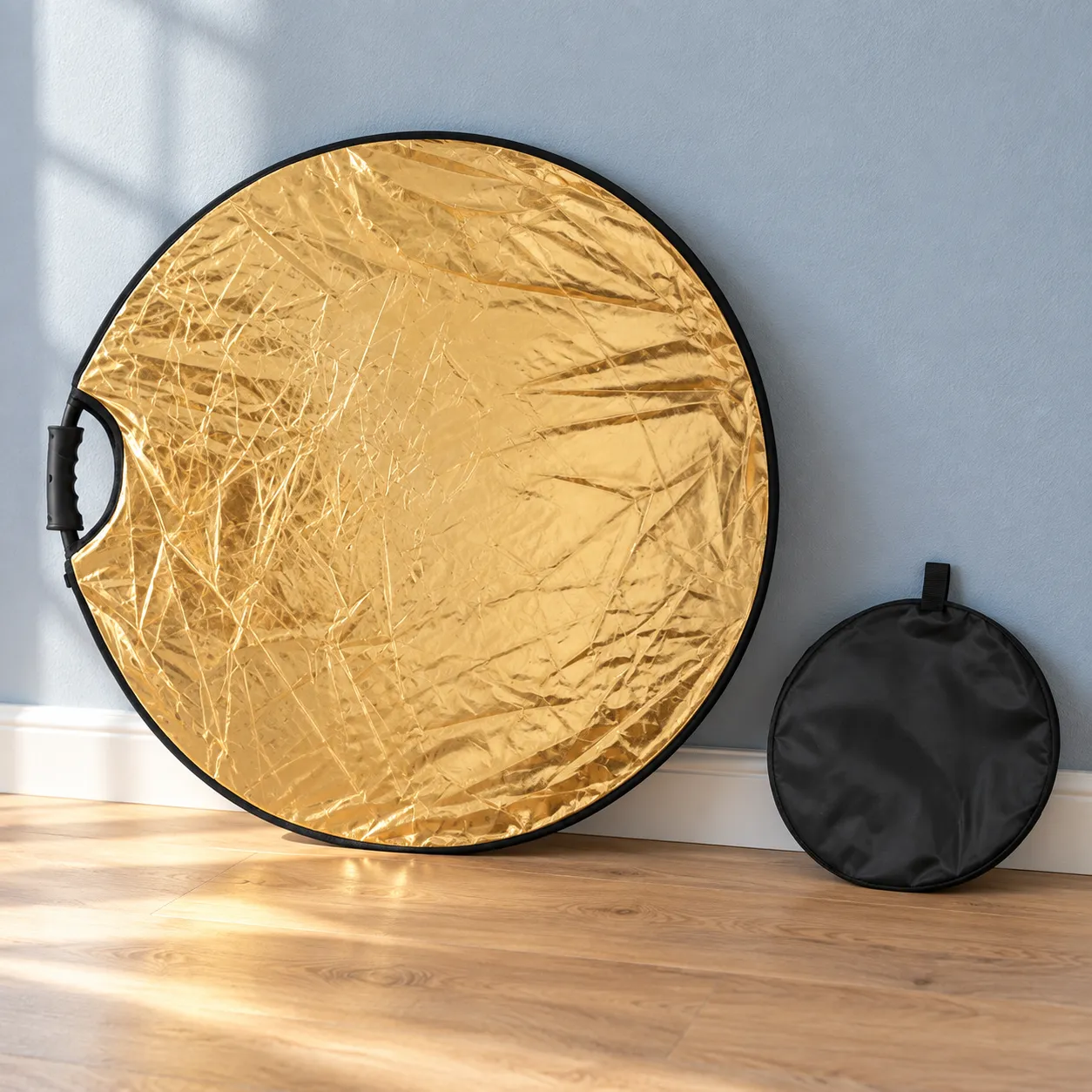 Folding Light Reflector in Gold / Silver: product view